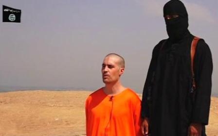 فیلم/سربریدن خبرنگار آمریکا از سوی داعش
