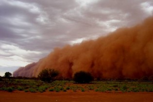 فیلم/ صحنه حیرت انگیز وقوع طوفان شن و خاک