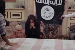 فیلم/ هنرپیشۀ زن مصری در دام داعش!
