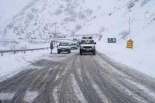 برف وکولاک 100 روستای اهرو هوراند را محاصره کرد