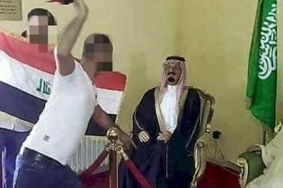 پرتاب کفش به شاه سعودی در عراق+ تصویر