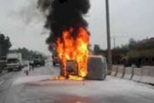 خودرو پراید در آتش سوخت + عکس