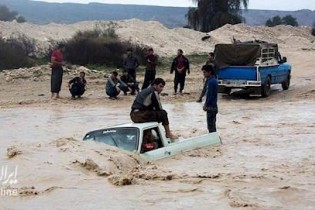 طغیان رودخانه راههای ارتباطی بوشهر را مسدود کرد