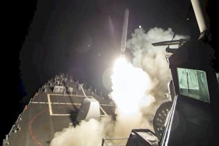 حمله 59 موشک به فرودگاه نظامی حمص از سوی پنتاگون