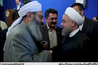 حمایت مولوی عبد الحمید از روحانی در صحنه انتخابات