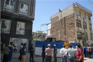 جزییات ریزش ساختمان اداری در خیابان گیشا