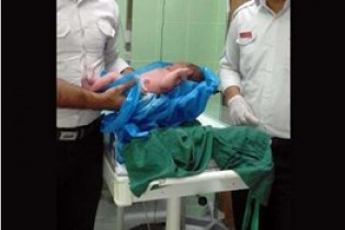 تولد نوزاد عجول در آمبولانس اورژانس
