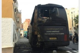 آتش سوزی در اتوبوس تیم دوچرخه سواری ایرلند+ عکس