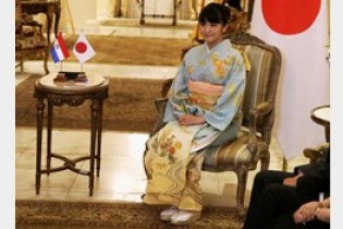 خداحافظی شاهزاده خانم ژاپنی با کاخ پدری