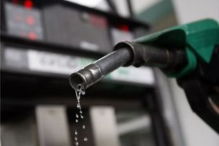 افزایش قیمت بنزین کلید خورد