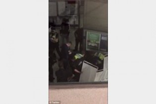 6 نفر در مترو هدف اسید پاشی قرار گرفتند