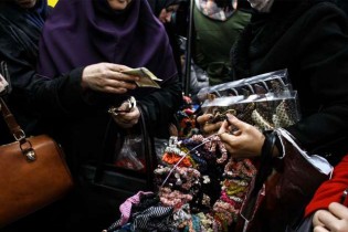 وضعيت زنان دستفروش در مترو تهران