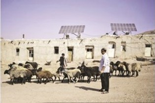 خانه 217 روستای ایران با انرژی خورشیدی روشن می شود