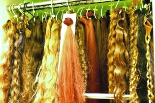 بازار خرید و فروش موی طبیعی زنان!