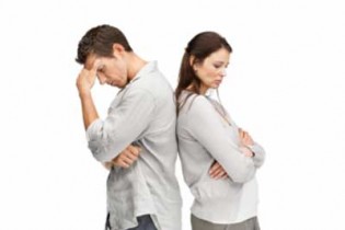 با این ۷ رفتار روی اعصاب همسرتان راه نروید!