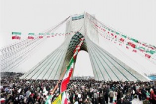 نجفی و هاشمی با مترو عازم راهپیمایی 22 بهمن شدند