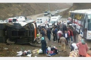 14 فوتی و مصدوم براثر واژگونی اتوبوس در آباده فارس