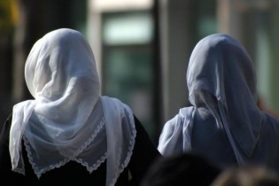 روسری برای دانش‌آموزان در بلژیک آزاد شد