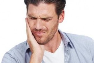 چگونه عفونت و درد دندان را از بین ببریم؟