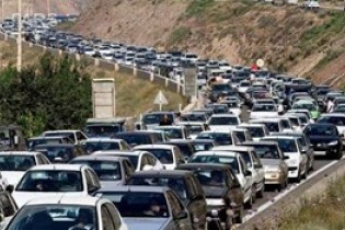 ترافیک پرحجم و سنگین در جاده‌های شمالی کشور و مشهد