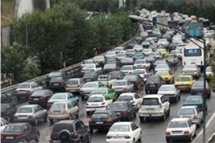 ترافیک در محورهای خروجی تهران سنگین است