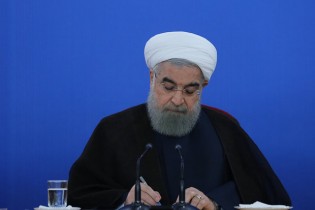روحانی قهرمانی تیم ملی فوتسال بانوان را تبریک گفت