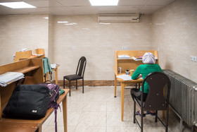کتابخانه‌ها و سالن‌های مطالعه در خوابگاه‌ها محیطی را فراهم می‌کند تا دانشجویان، کمی از هیاهوی اتاق‌ها فاصله بگیرند