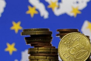 اسپوتنیک: اتحادیه اروپا به دنبال استفاده از یورو به جای دلار در تجارت با ایران است