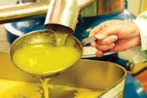 قیمت روغن نباتی ۹ درصد افزایش یافت قیمت روغن نباتی ۹ درصد افزایش یافت