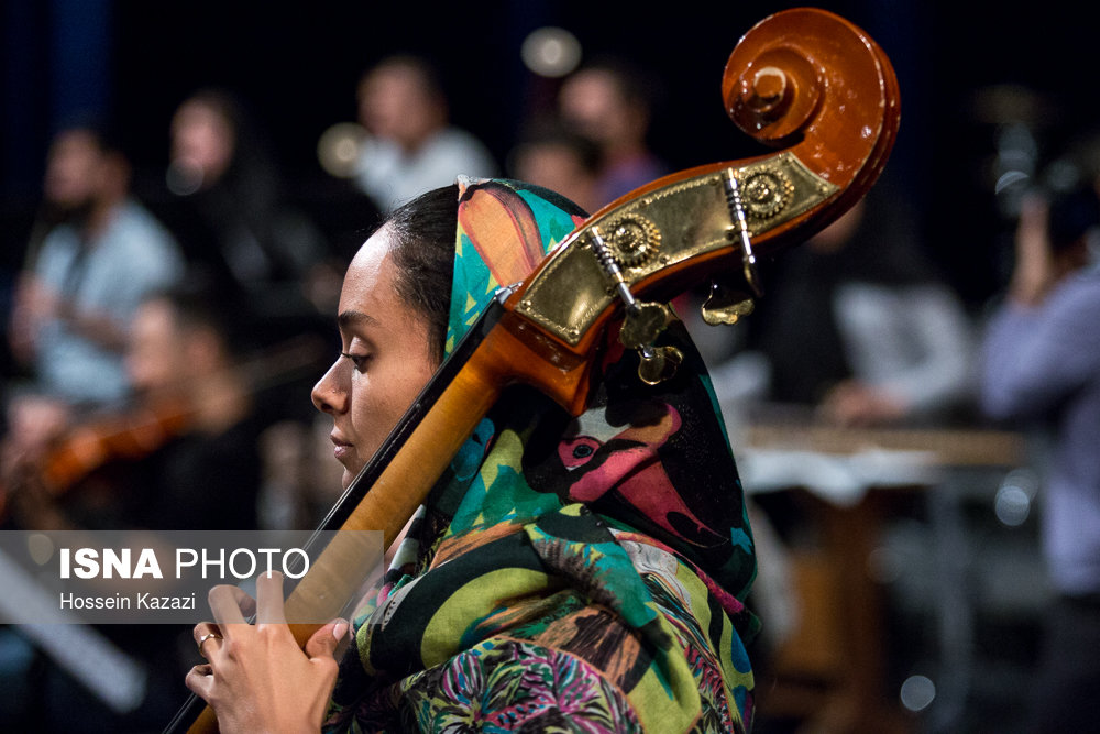 تمرین ارکستر ملی ایران به رهبری فریدون شهبازیان و خوانندگی سالار عقیلی در سالن تالار وحدت