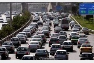 ترافیک در آزادراه تهران-کرج نیمه سنگین است/ محورهای مسدود کشور اعلام شد