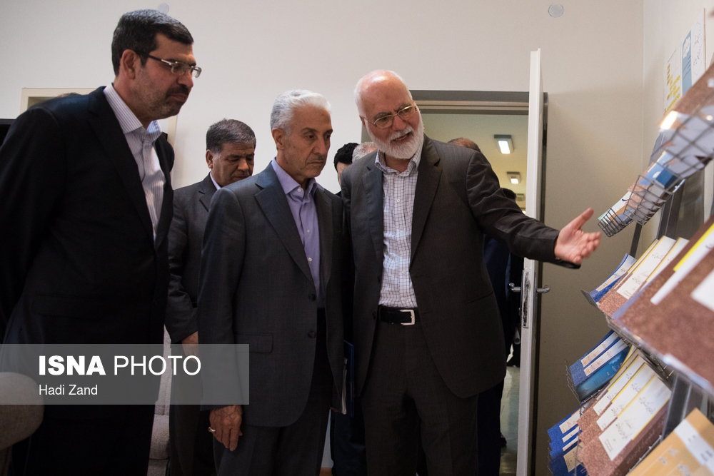 بازدید وزیر علوم از مرکز الگوی اسلامی ایرانی پیشرفت