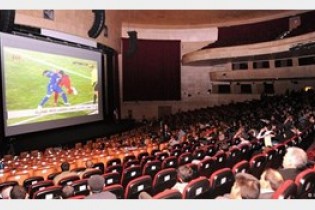 بعد از کش و قوس های فراوان  پخش فوتبال در سینما تصویب شد
