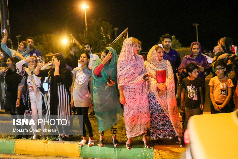شادی مردم بندرعباس پس از پیروزی تیم‌ملی فوتبال مقابل مراکش