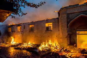مسجد جامع ساری در آتش سوخت