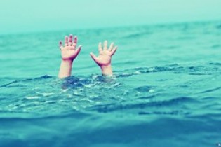 بی توجهی به غرق شدن کودک 2 ساله ختم شد