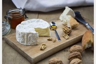 مصرف روزانه پنیر ریسک حمله قلبی را کاهش می دهد