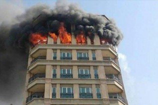 جزئیات آتش سوزی ساختمان اداری ۱۰ طبقه در خیابان جردن