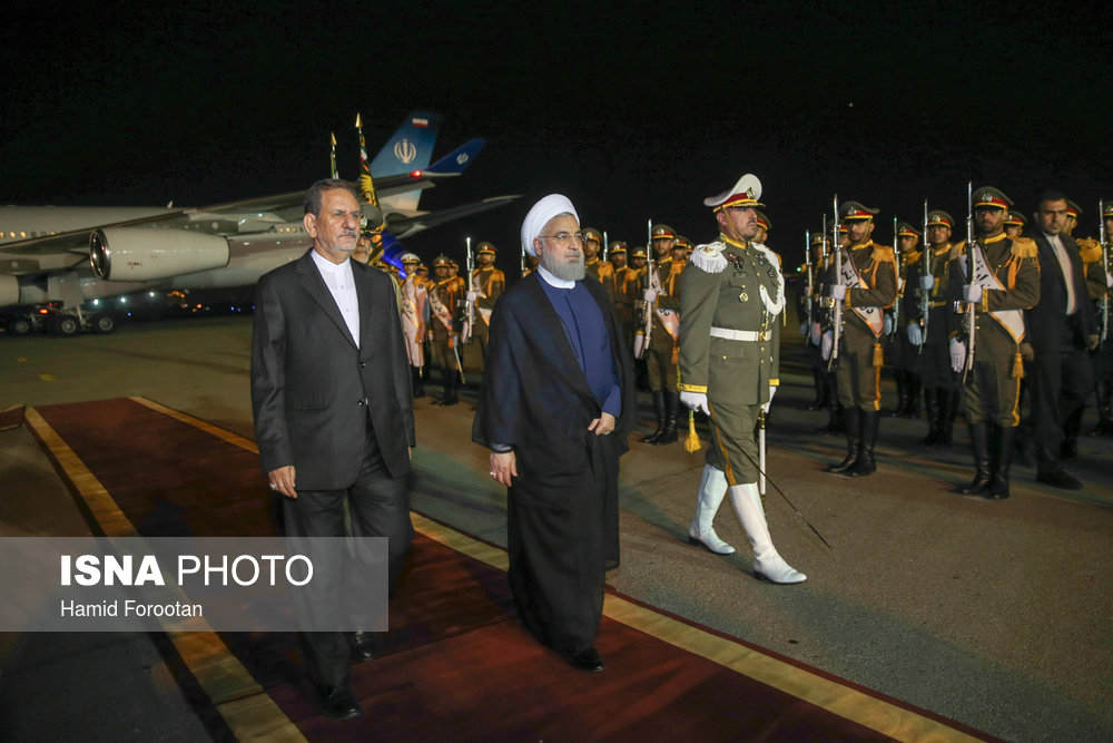 استقبال از رییس جمهوری ایران بعد از شرکت در  اجلاس سران کشورهای ساحلی دریای خزر