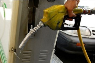 مجلس به هیچ‌وجه اجازه افزایش قیمت بنزین را به دولت نمی‌دهد