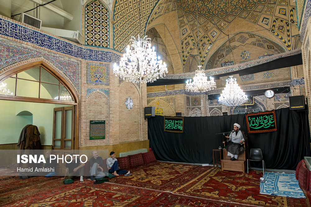برگزاری مراسم عزاداری در شبستان اصلی مسجد «شیخ غلام‌حسین»