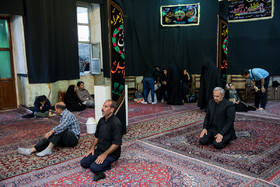 مسجد  اردبیلی‌ها در بازار تهران که به واسطه پرداخت بخش زیادی از هزینه‌های ساخت این مسجد توسط اردبیلی‌ها به نام آن‌ها معروف شده است.