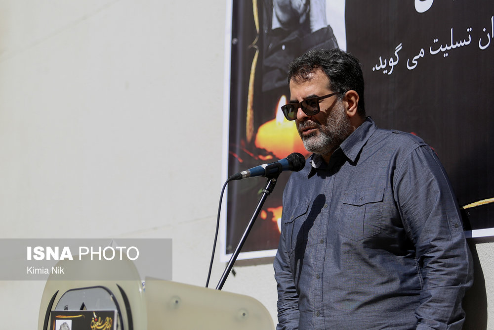 محسن امیریوسفی، رییس کانون کارگردانان خانه سینما در مراسم تشییع پیکر پرویز تاییدی