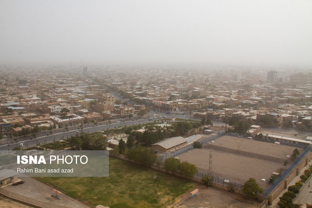 گرد و غبار و آلودگی هوای کرمان