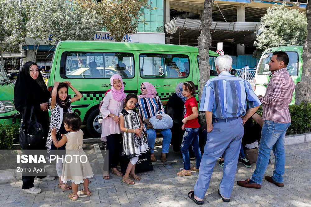 حضور گردشگران کشورهای عربی در خیابان‌های اطراف حرم مطهر