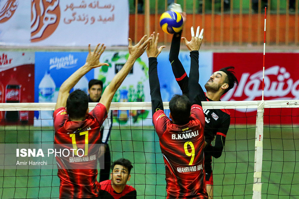دیدار تیم های والیبال پیام مشهد و شهروند اراک