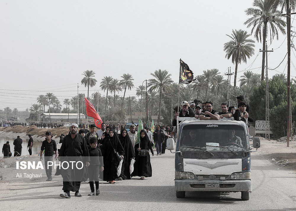 برخی از راننده‌های عراقی زائران را به صورت رایگان در این مسیر جابجا می‌کنند.