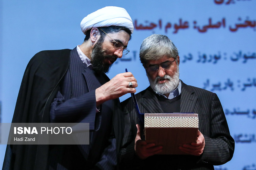 علی مطهری و حجت الاسلام رستمی در بیست و پنجمین جشنواره ملی کتاب سال دانشجویی