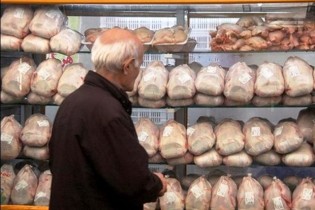 کاهش ۳۰۰ تومانی نرخ مرغ در بازار/قیمت به ۱۴هزار و ۲۰۰ تومان رسید