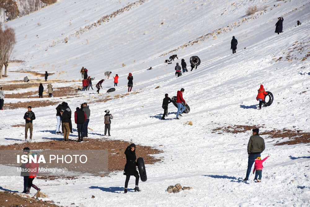 تفریحات مردم بعد از اولین برف زمستانی - سمنان